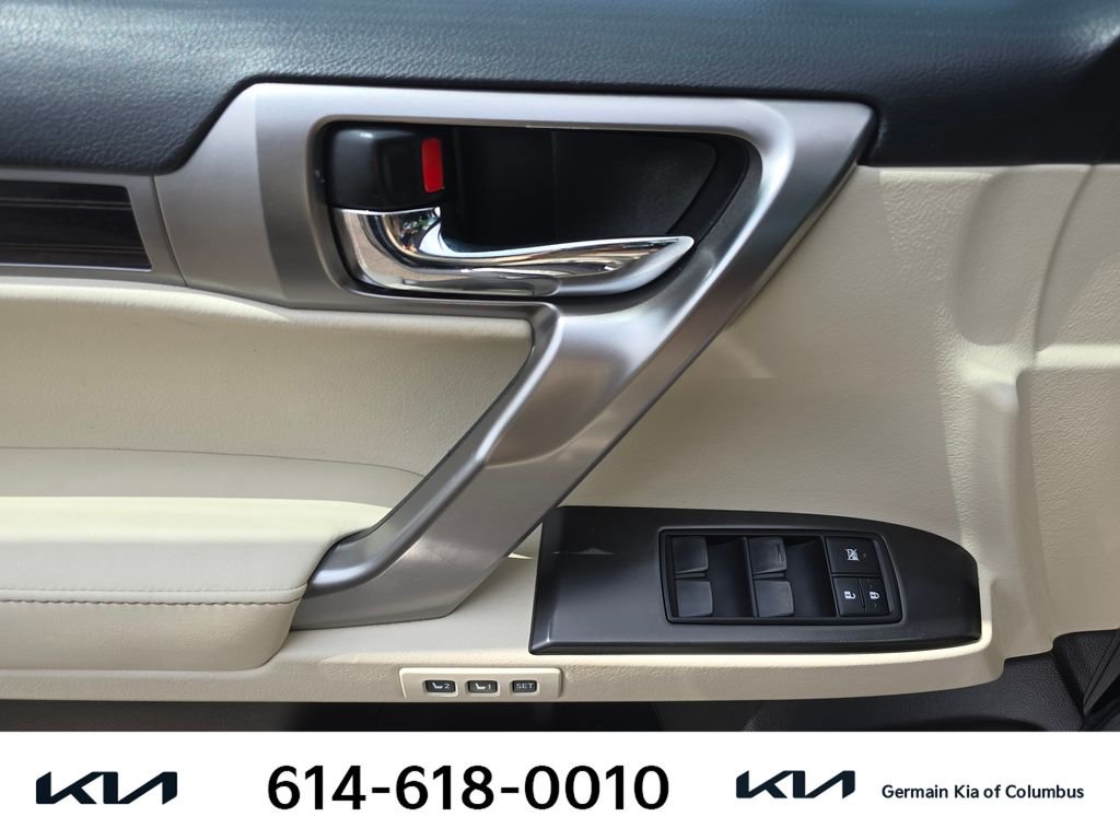 Used 2022 Black Lexus 460 image 26