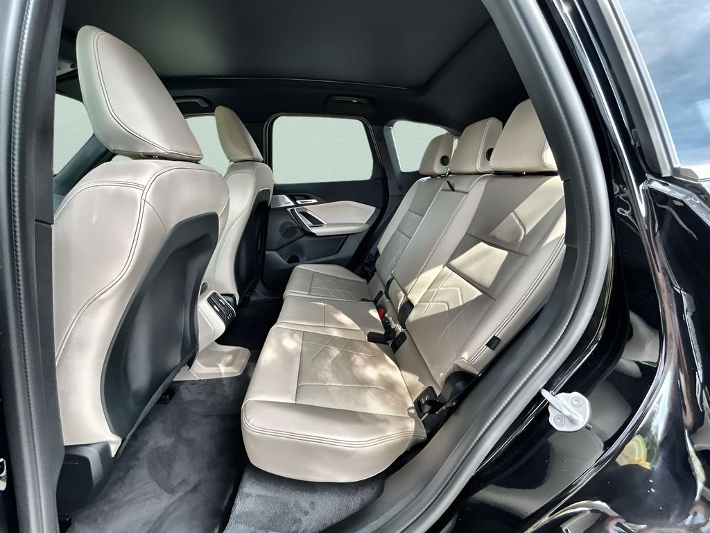 Used 2025 Black BMW xDrive28i image 27