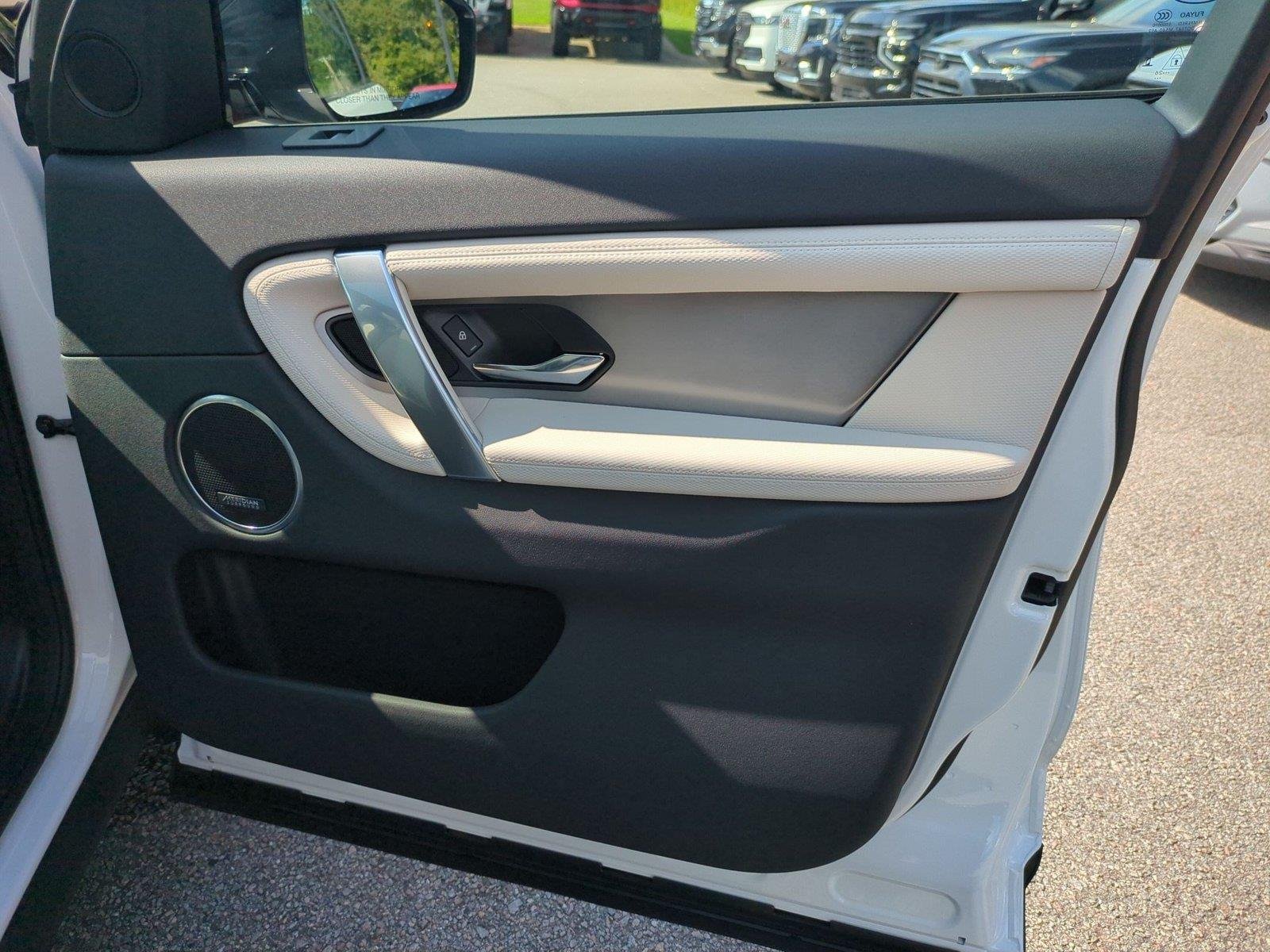 New 2026 Fuji White Land Rover Landmark image 32
