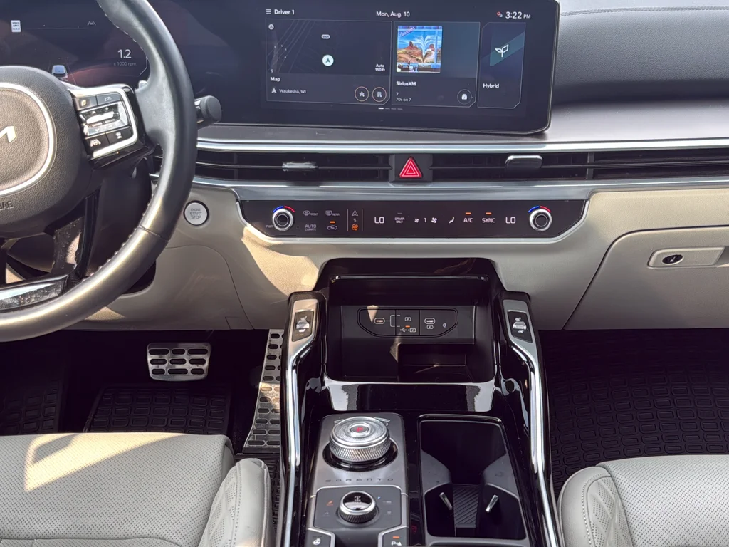 Used 2025 Green Kia SX Prestige image 33