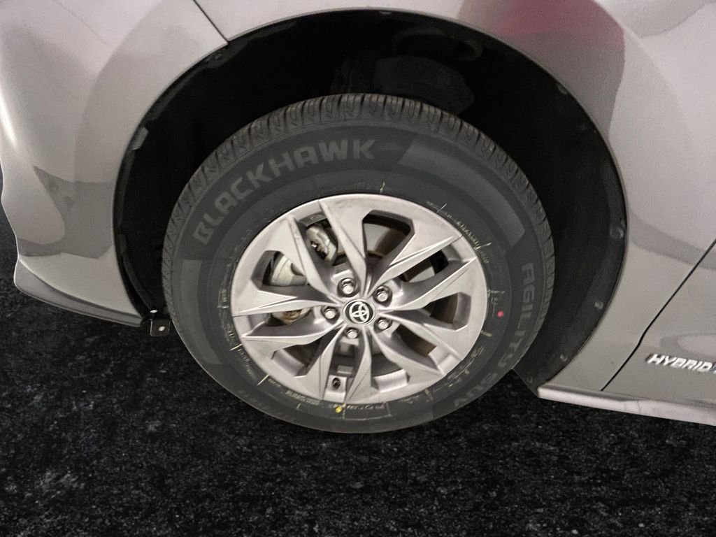 Used 2021 Gray Toyota XLE image 27