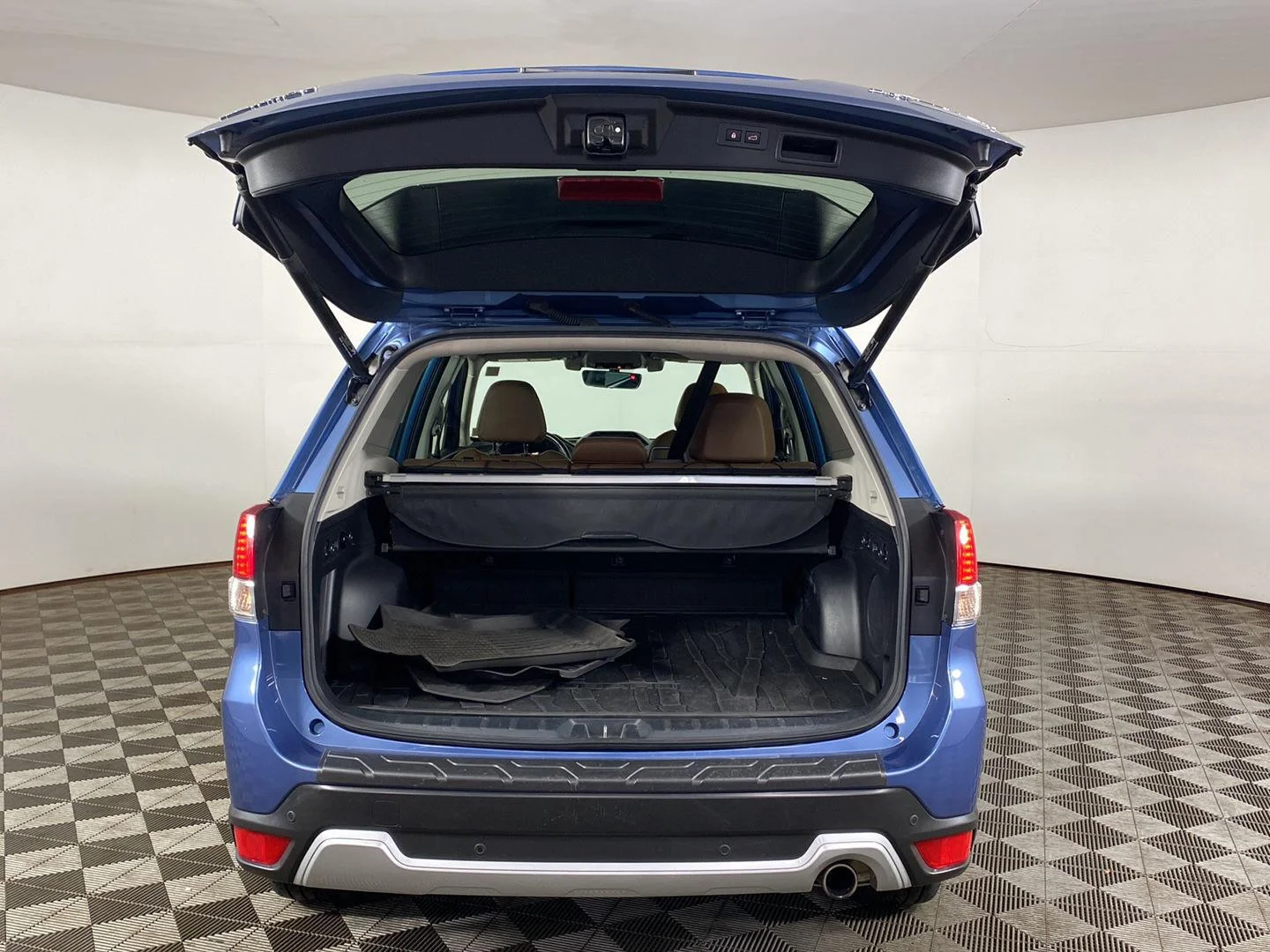 Used 2020 Horizon Blue Pearl Subaru Touring image 7