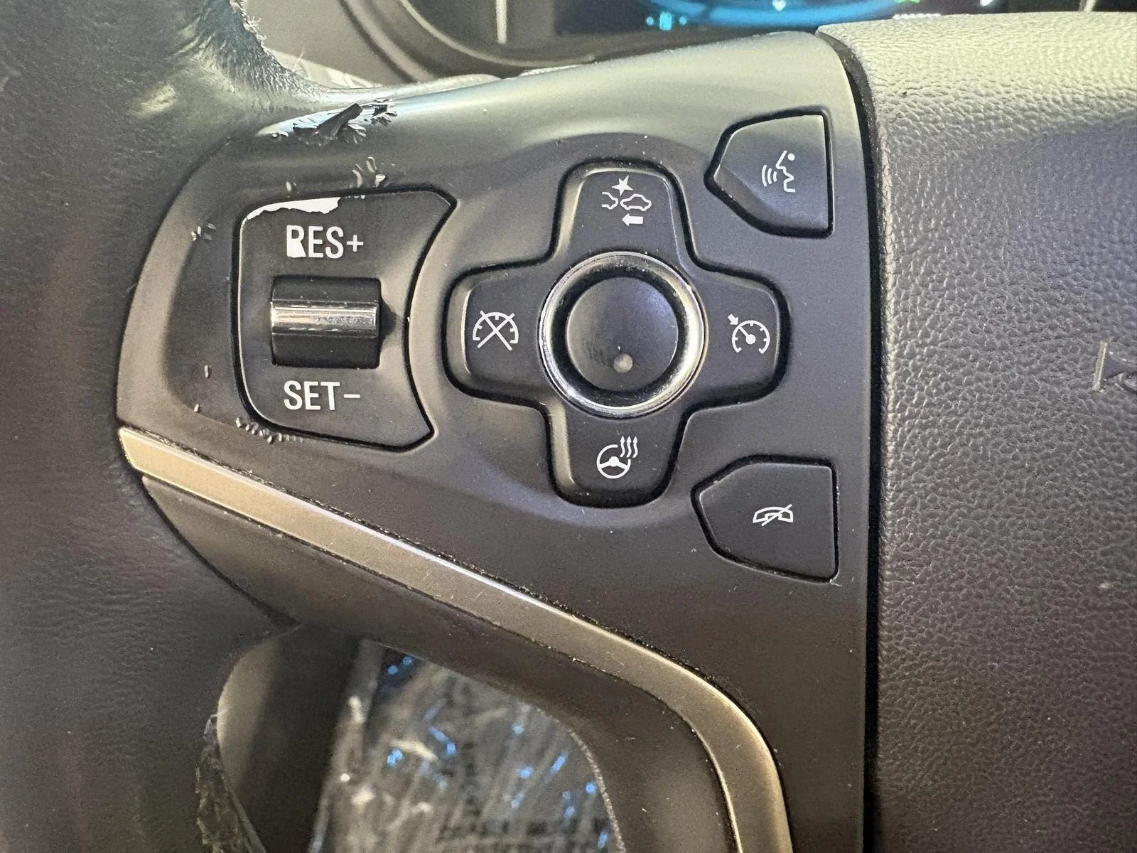 Used 2015 Midnight Amethyst Buick Premium I image 15