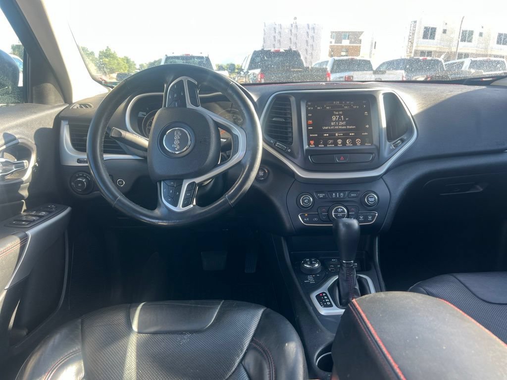Used 2018 Black Jeep Trailhawk image 19