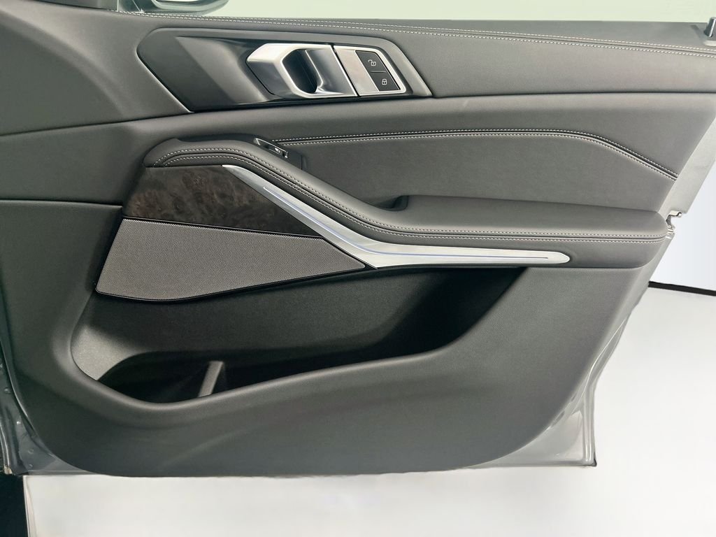 2026 BMW X5 50e - Photo 24