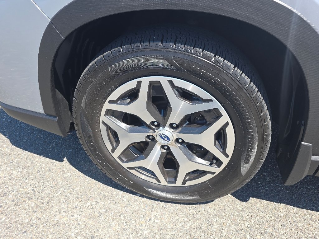 Certified Used 2020 Ice Silver Metallic Subaru Premium image 36