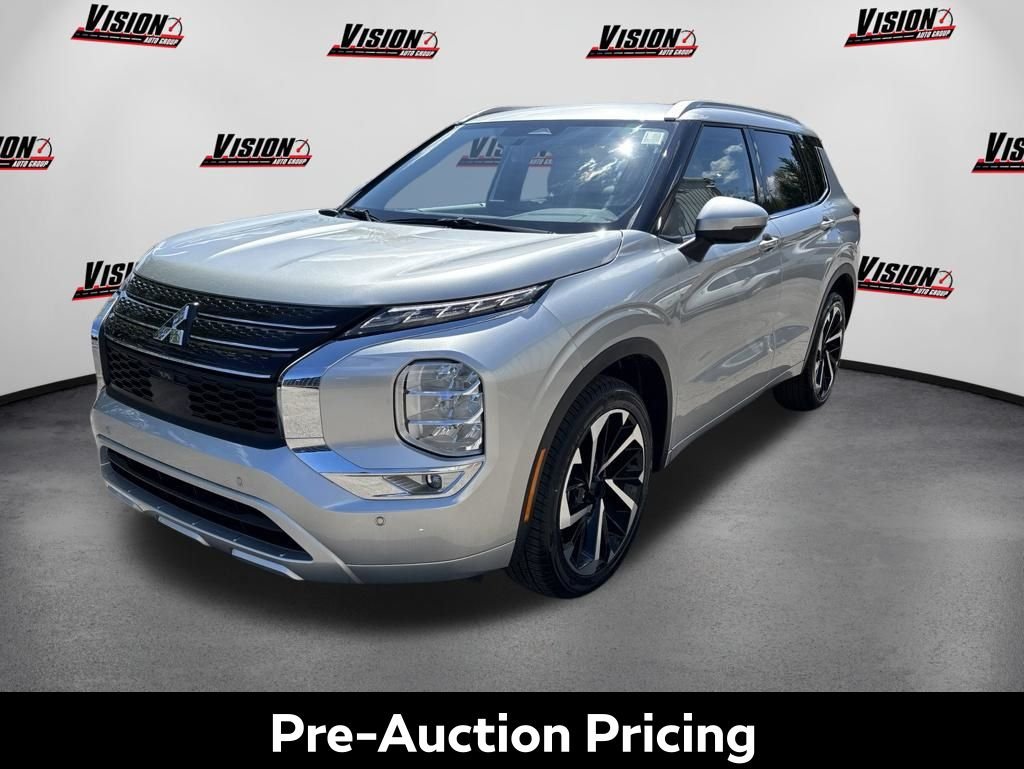 2024 Mitsubishi Outlander SEL 2WD's photo