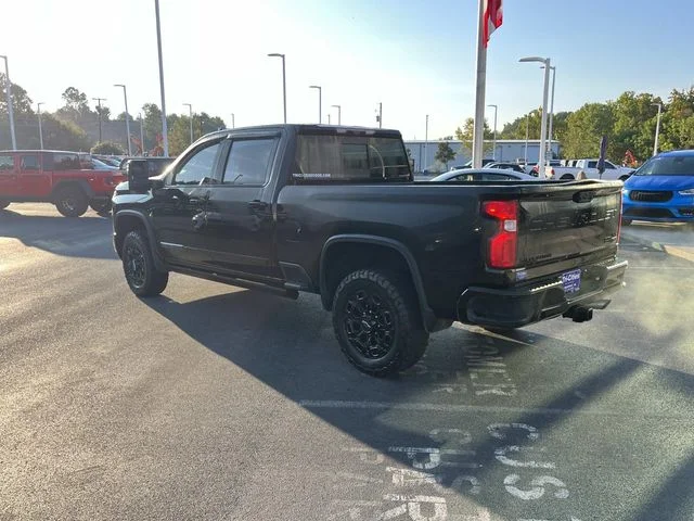 Used 2024 Black Chevrolet High Country image 5