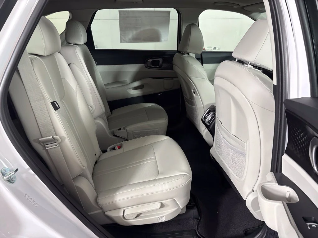 New 2026 Glacial White Pearl Kia EX image 21