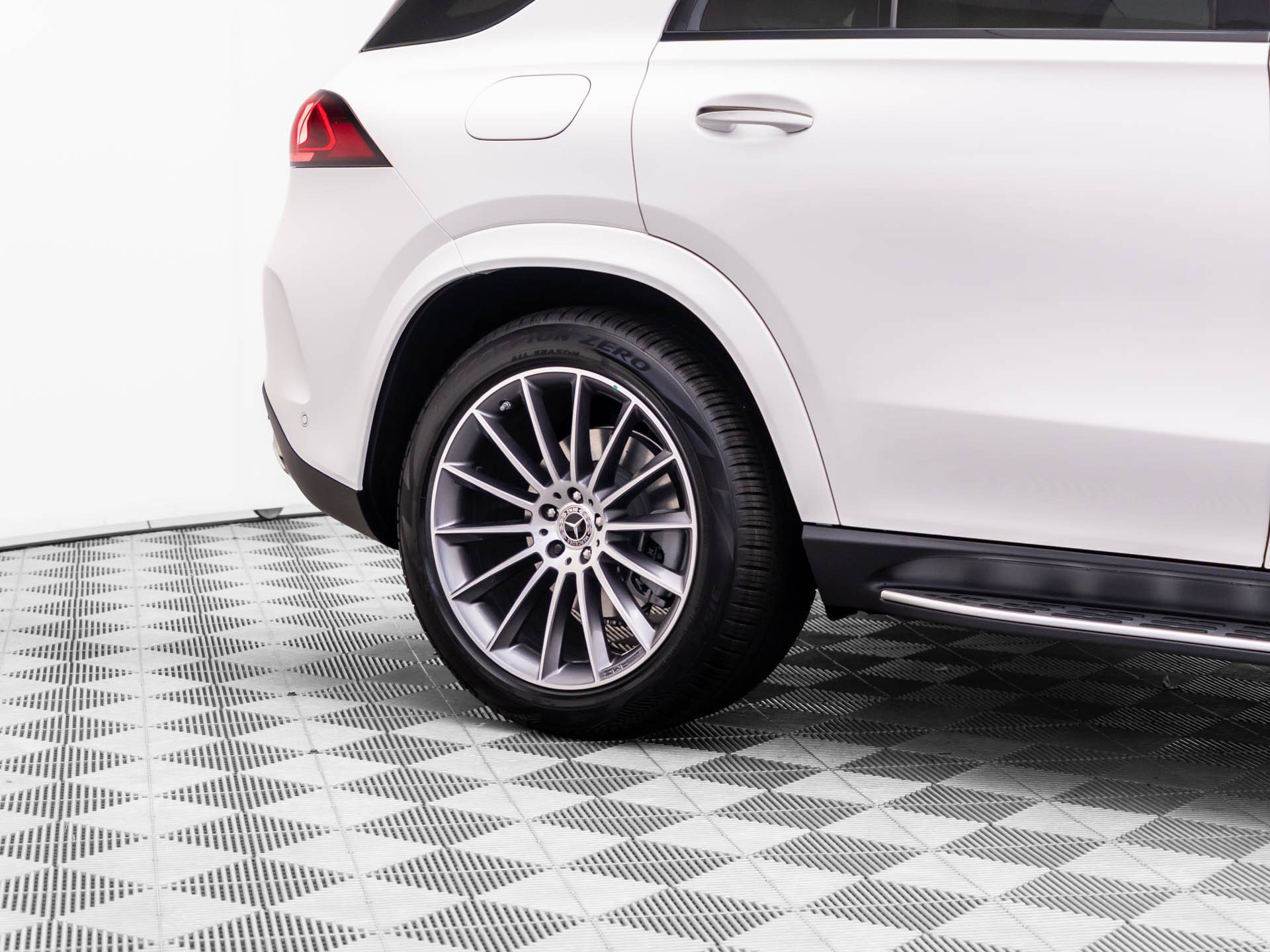 New 2027 Polar White Mercedes-Benz GLE 450 image 89