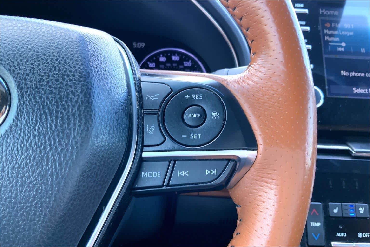 Used 2022 Wind Chill Pearl Toyota Limited image 25