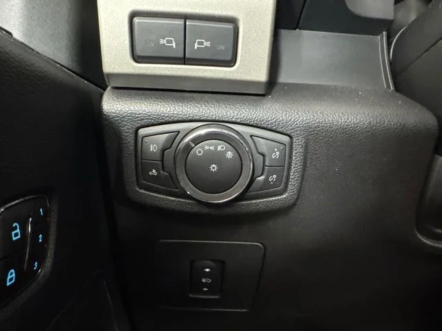 Used 2015 Race Red Ford Lariat image 19