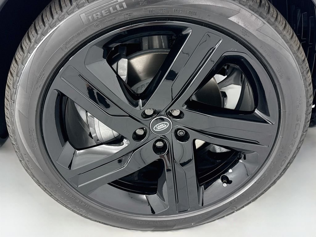 New 2026 Fuji White Land Rover S image 31