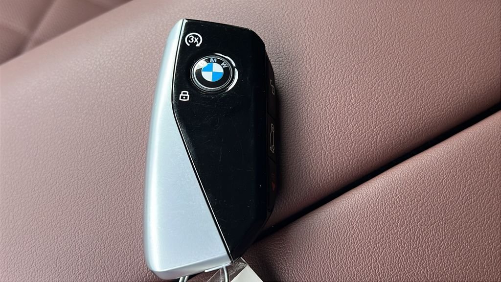 Certified Used 2025 Black Sapphire Metallic BMW xDrive40i image 28