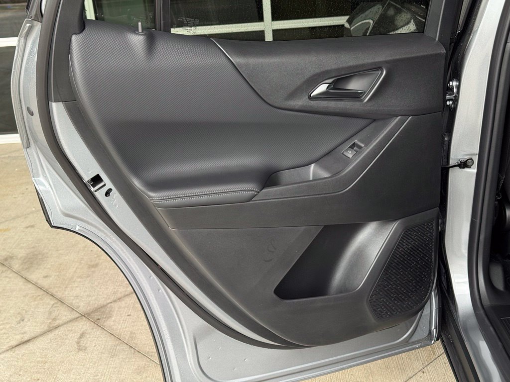 2027 Chevrolet Equinox LT - Photo 18