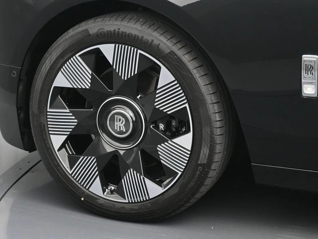 Used 2025 Black Rolls-Royce  image 12