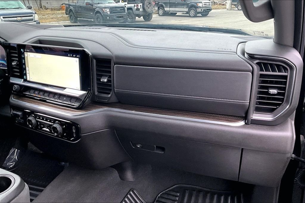 2025 Chevrolet Silverado 1500 LT - Photo 17