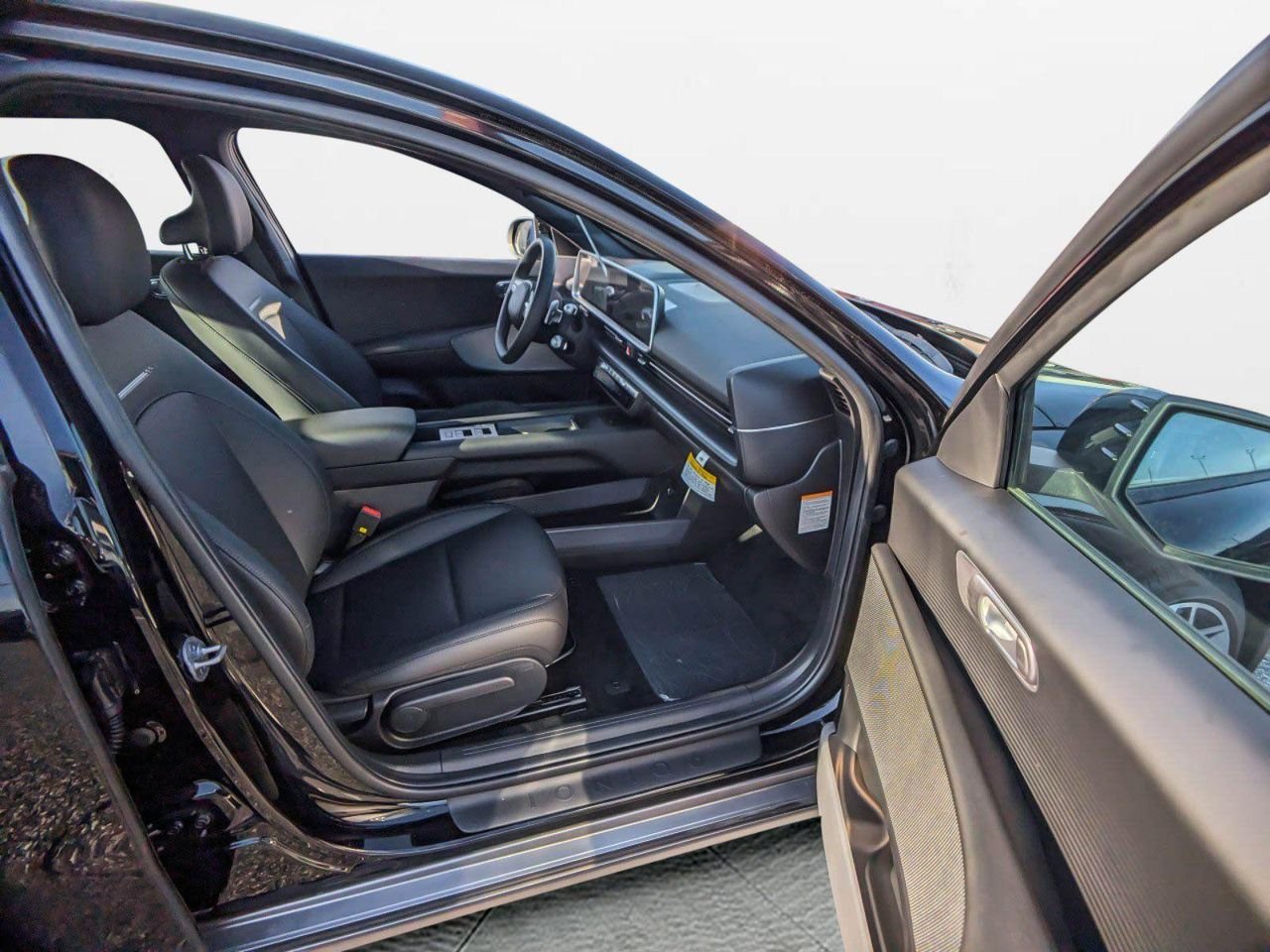 New 2024 Black Hyundai SEL image 40
