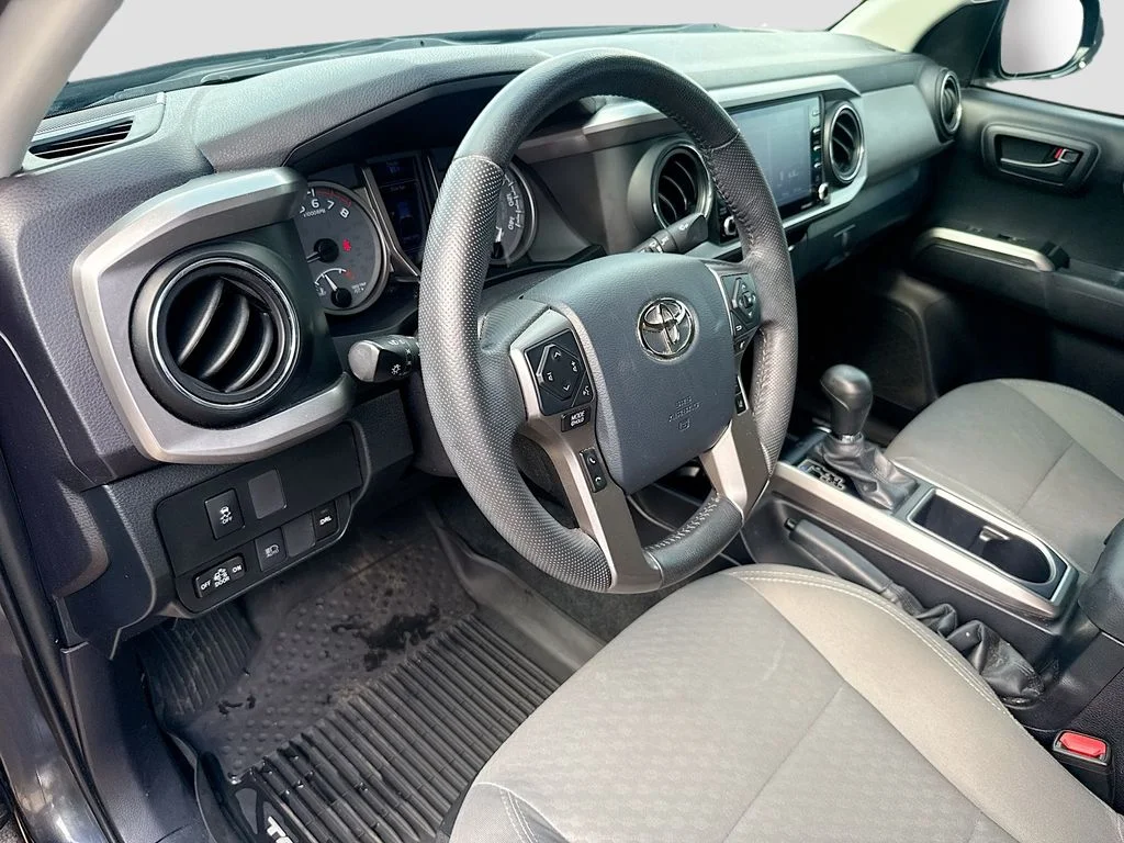 Used 2020 Gray Toyota SR5 image 10