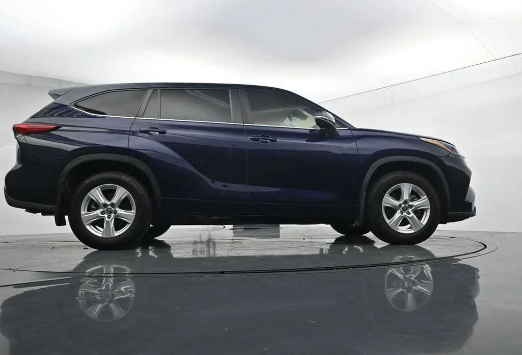 Used 2023 Blue Toyota LE image 24