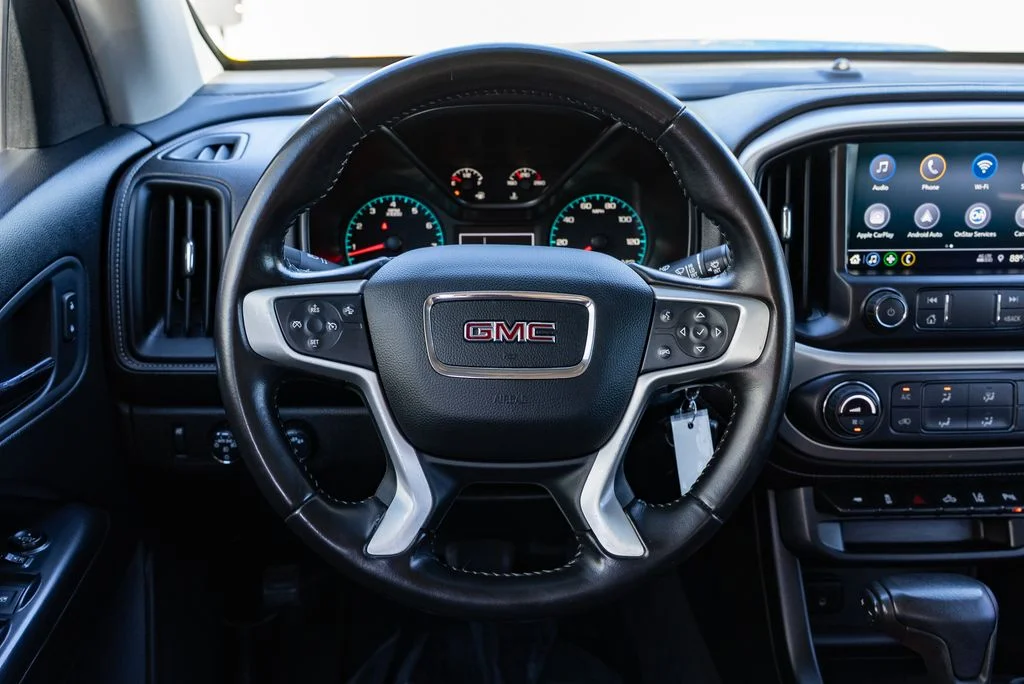 Used 2021 Blue GMC Elevation image 13