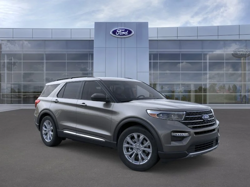 New 2024 Carbonized Gray Metallic Ford XLT image 7