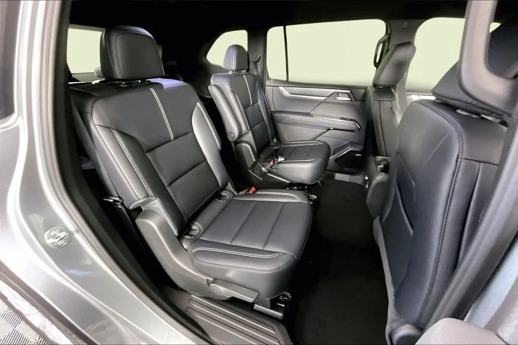 New 2026 Sterling Metallic GMC Elevation image 11