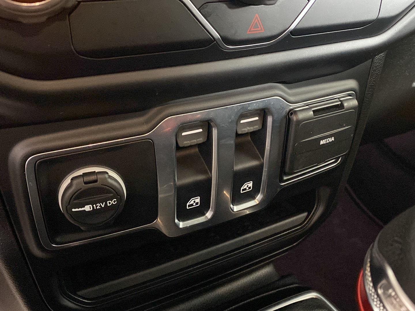 Used 2019 Hellayella Clearcoat Jeep Sport S image 5