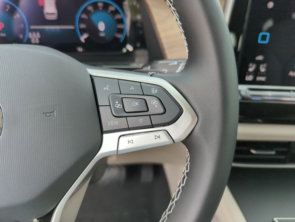 New 2026 White/off-white Volkswagen 2.0T SE image 23