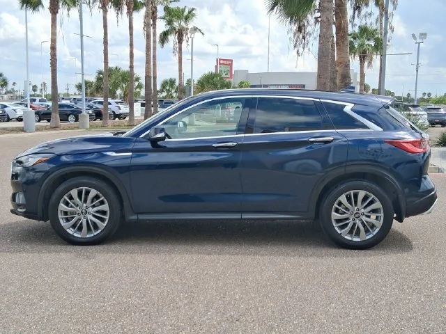 Used 2023 Blue INFINITI PURE image 3