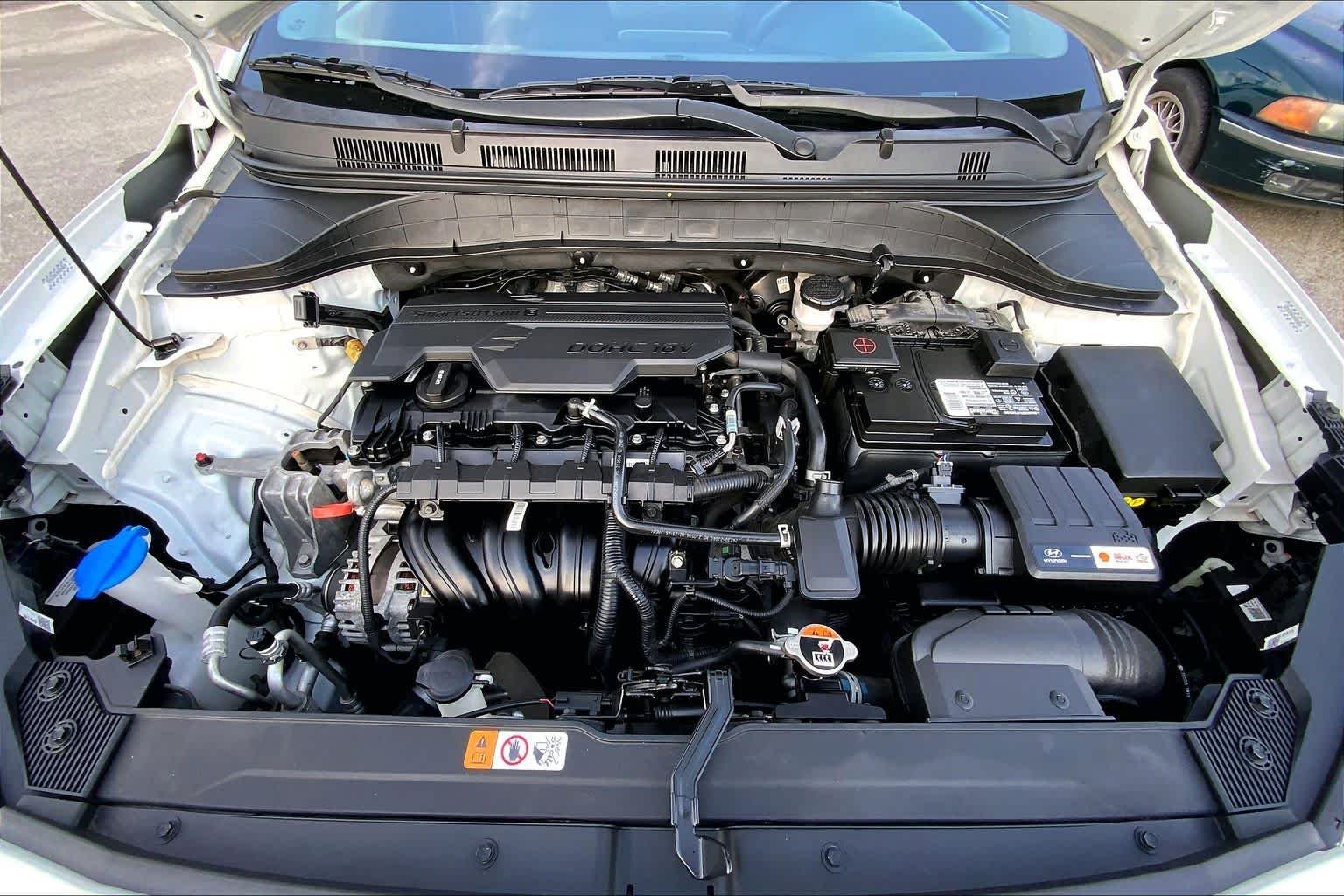 Used 2022 Lunar White Hyundai SEL image 32