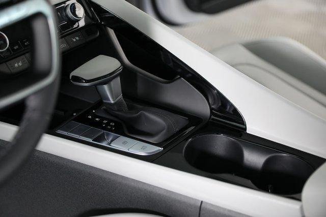 2025 Hyundai Elantra Limited - Photo 79