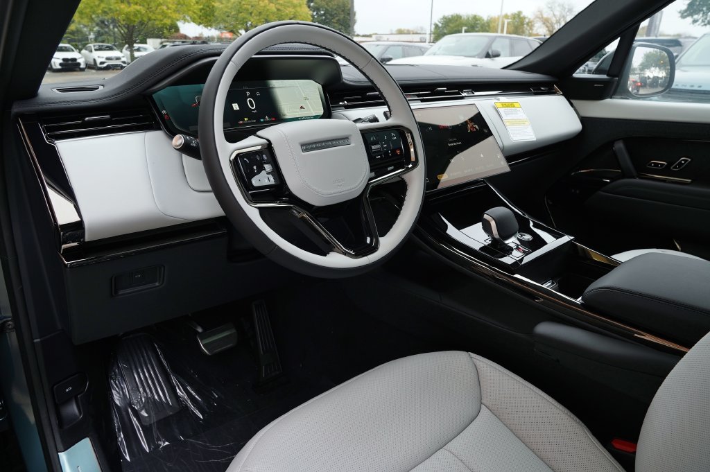 New 2027 Giola Green Land Rover Dynamic SE image 14