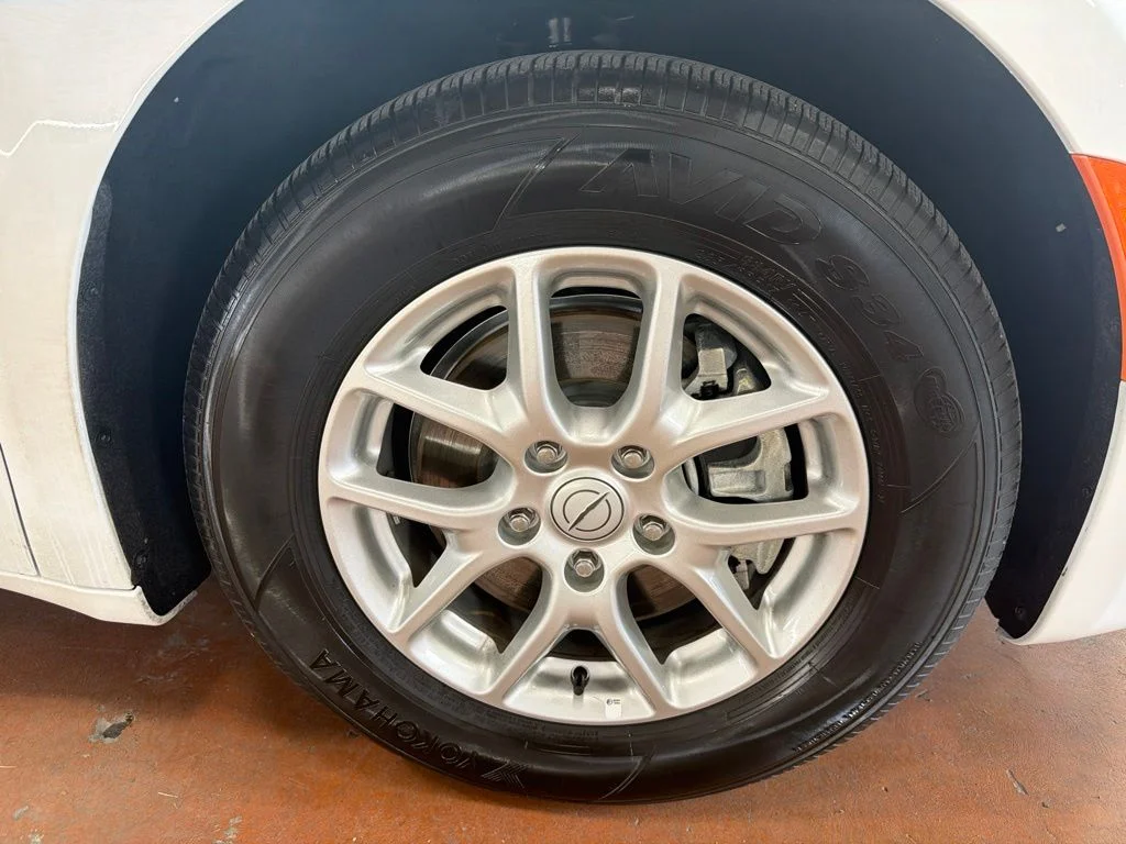 Used 2026 Bright White Clearcoat Chrysler Select image 11