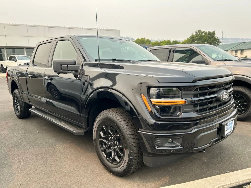 New 2026 Agate Black Metallic Ford XLT image 8