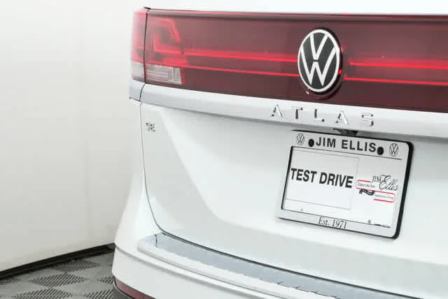 New 2026 Opal White Pearl Volkswagen 2.0T SE w/Technology image 35
