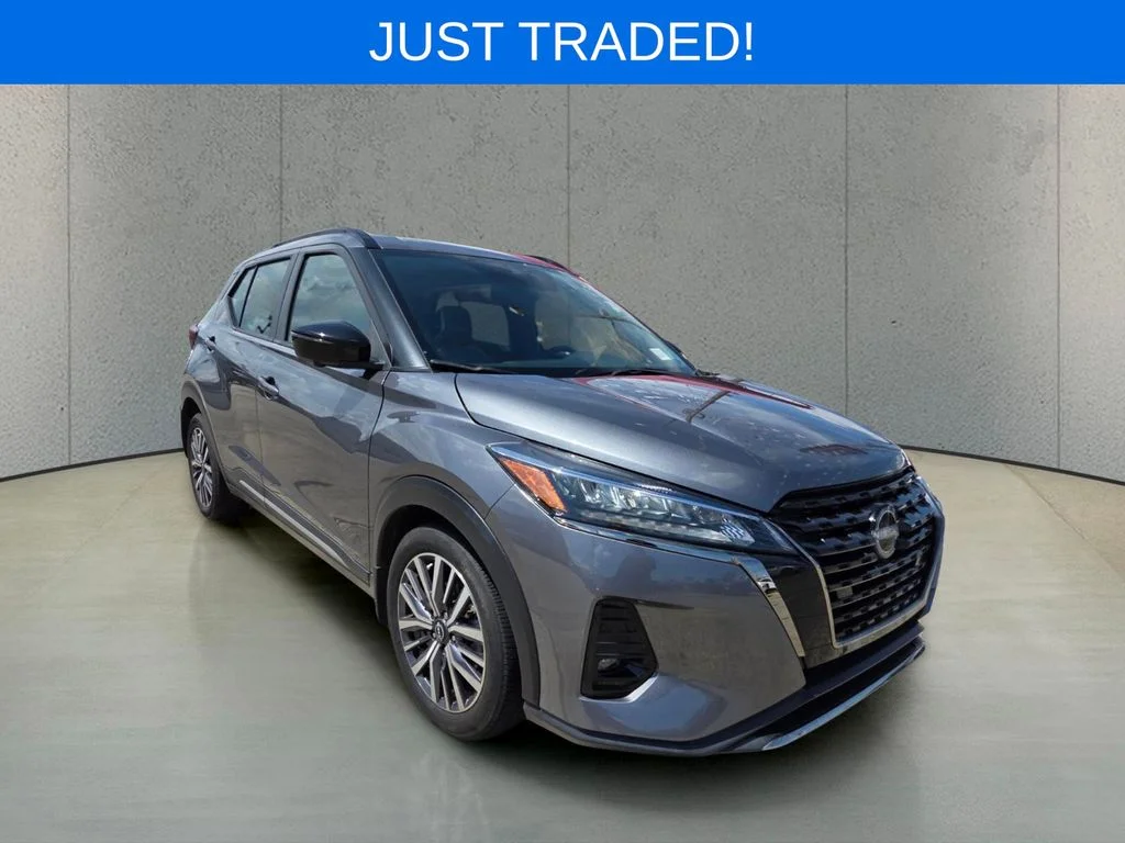 Used 2024 Gray Nissan SR image 7