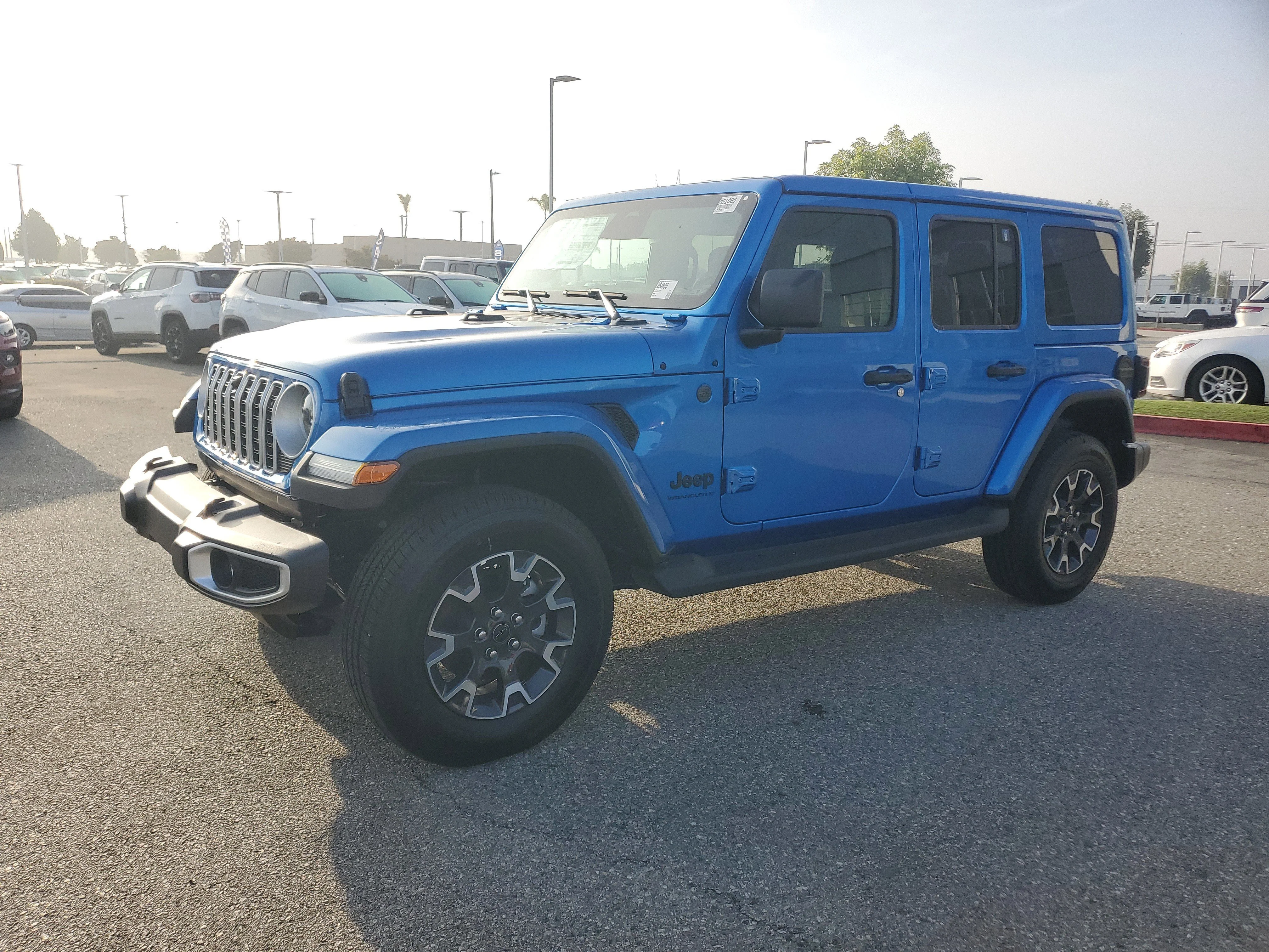 New 2026 Hydro Blue Pearl-Coat Exterior Paint Jeep Sahara image 7