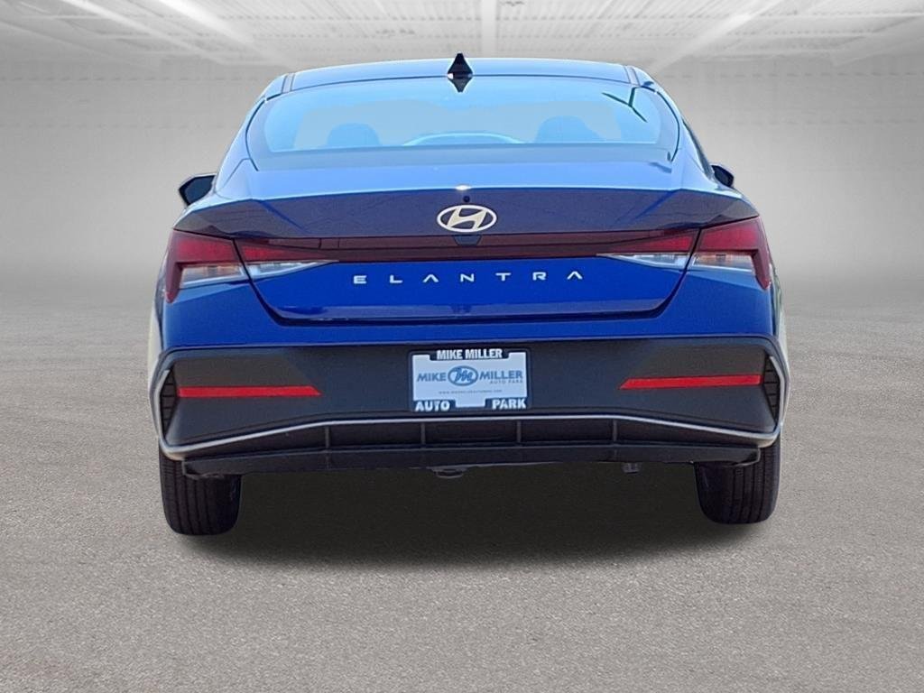 2025 Hyundai Elantra SE - Photo 31