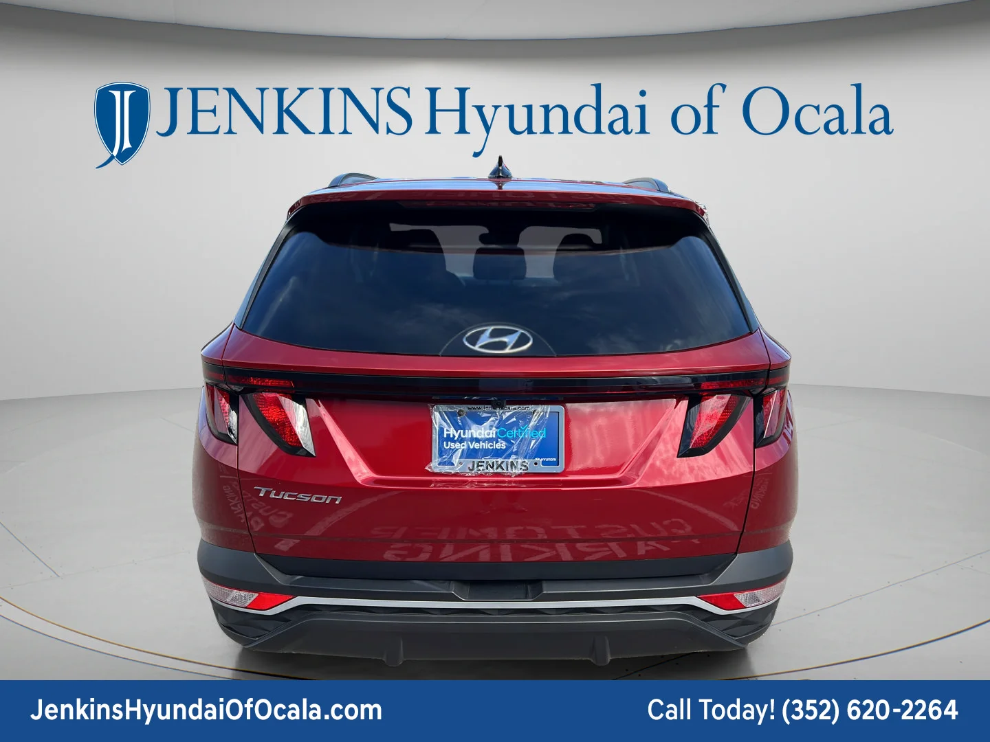 Used 2024 Ultimate Red Hyundai SEL image 4