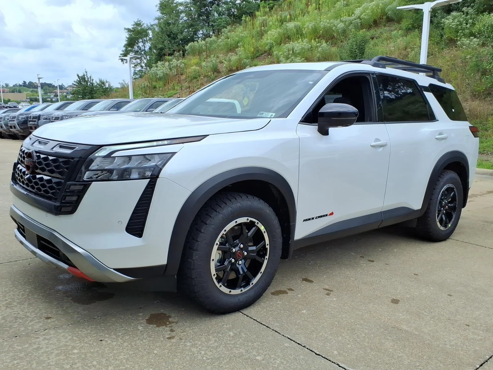 New 2026 Everest White Pearl Tricoat Nissan Rock Creek image 2
