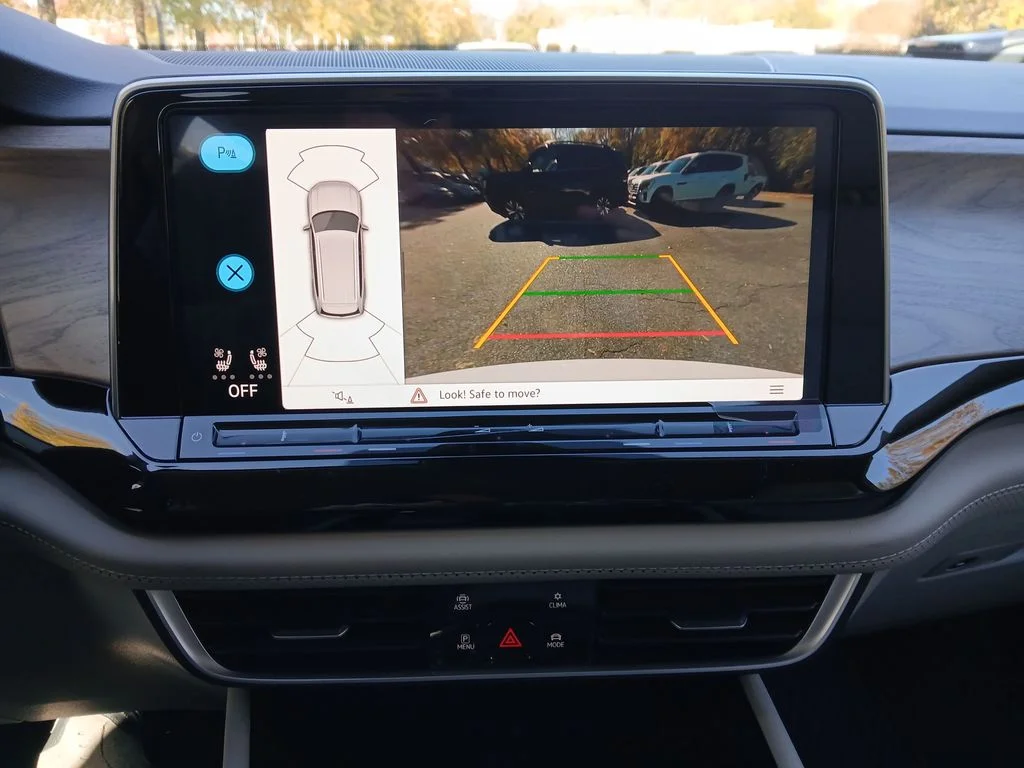New 2026 White Volkswagen 2.0T SE w/Technology image 19
