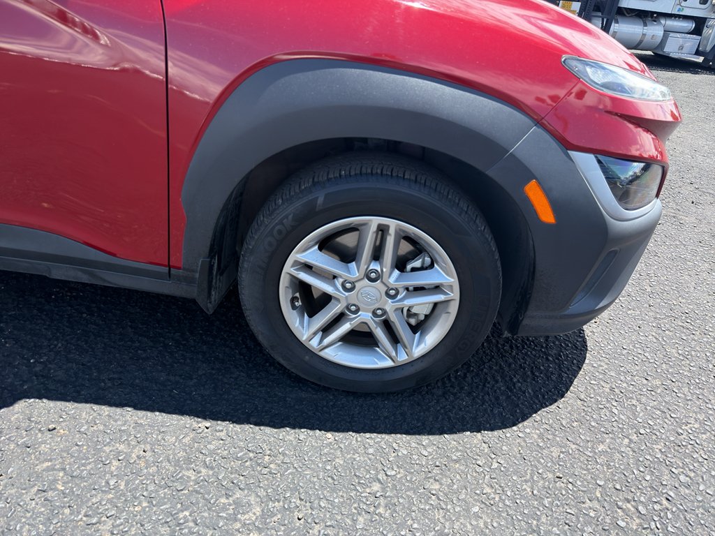 Used 2022 Pulse Red Hyundai SE image 4