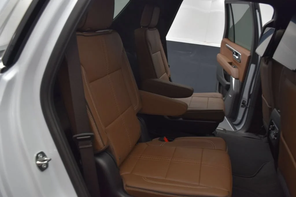 New 2026 Polar White Tricoat Chevrolet High Country image 24