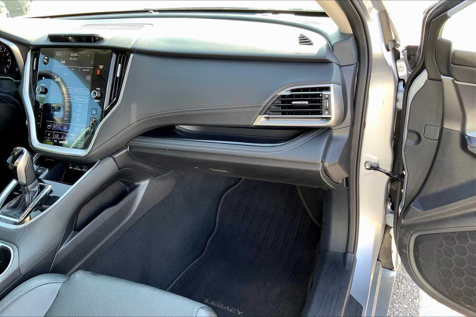 Used 2023 Ice Silver Metallic Subaru Limited image 19