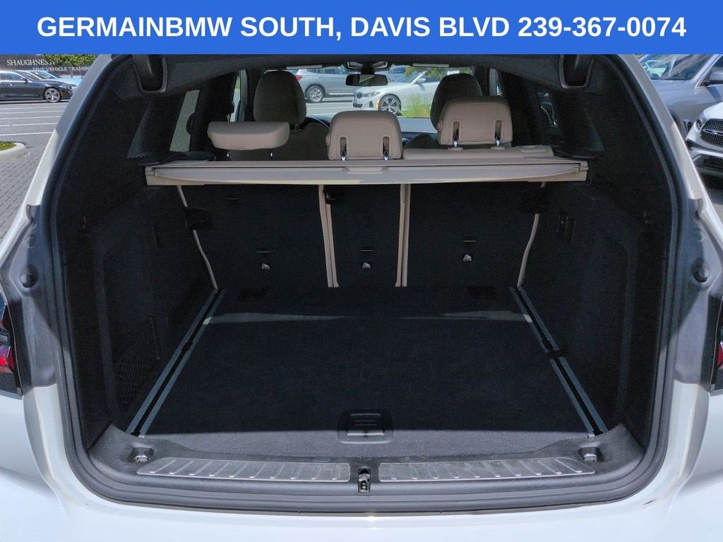 Used 2022 Alpine White BMW sDrive30i image 15