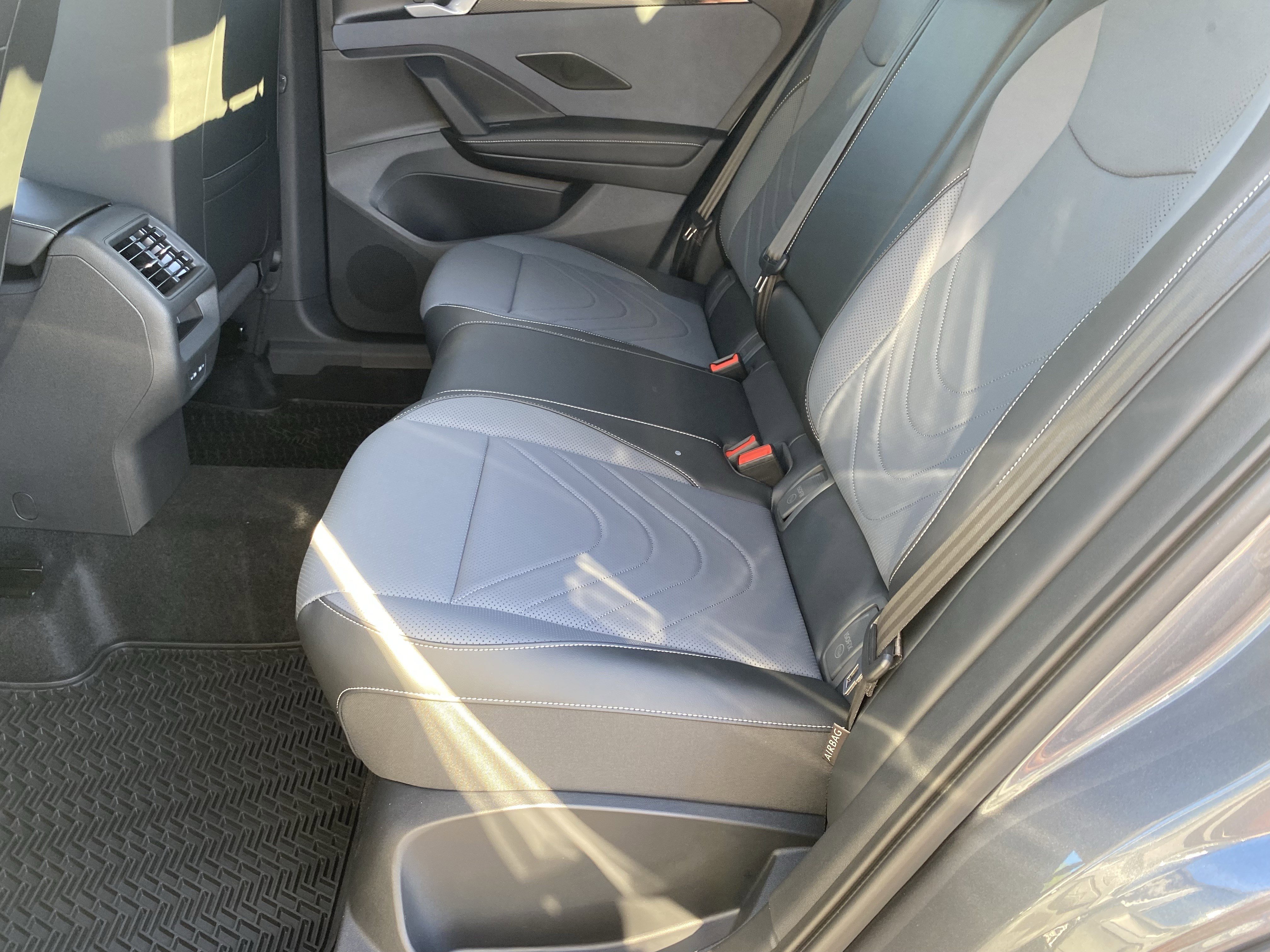 2026 Volkswagen Tiguan SE R-LINE BLACK - Photo 13