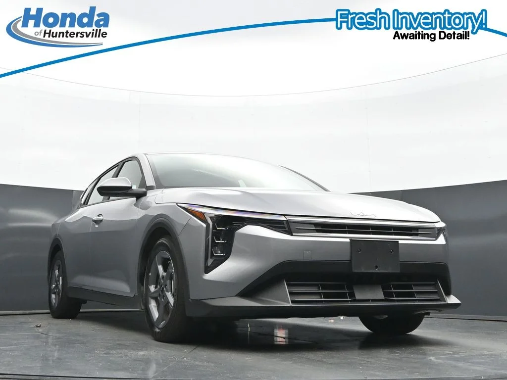2025 Kia K4 LXS - Photo 26