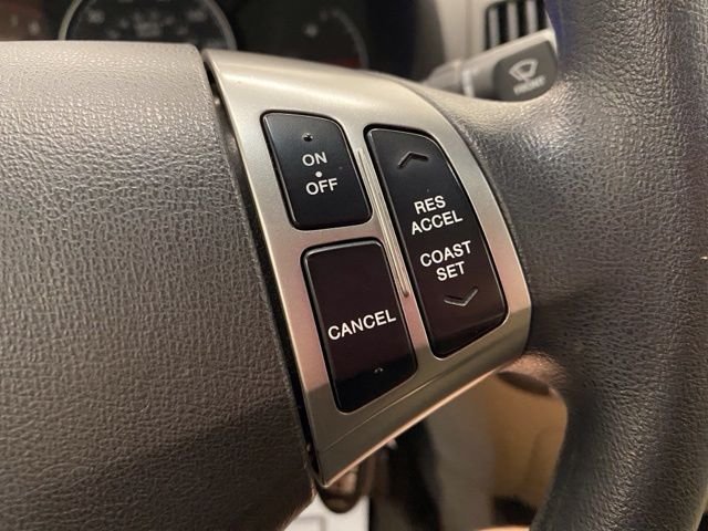 Used 2010 White Hyundai GLS image 32