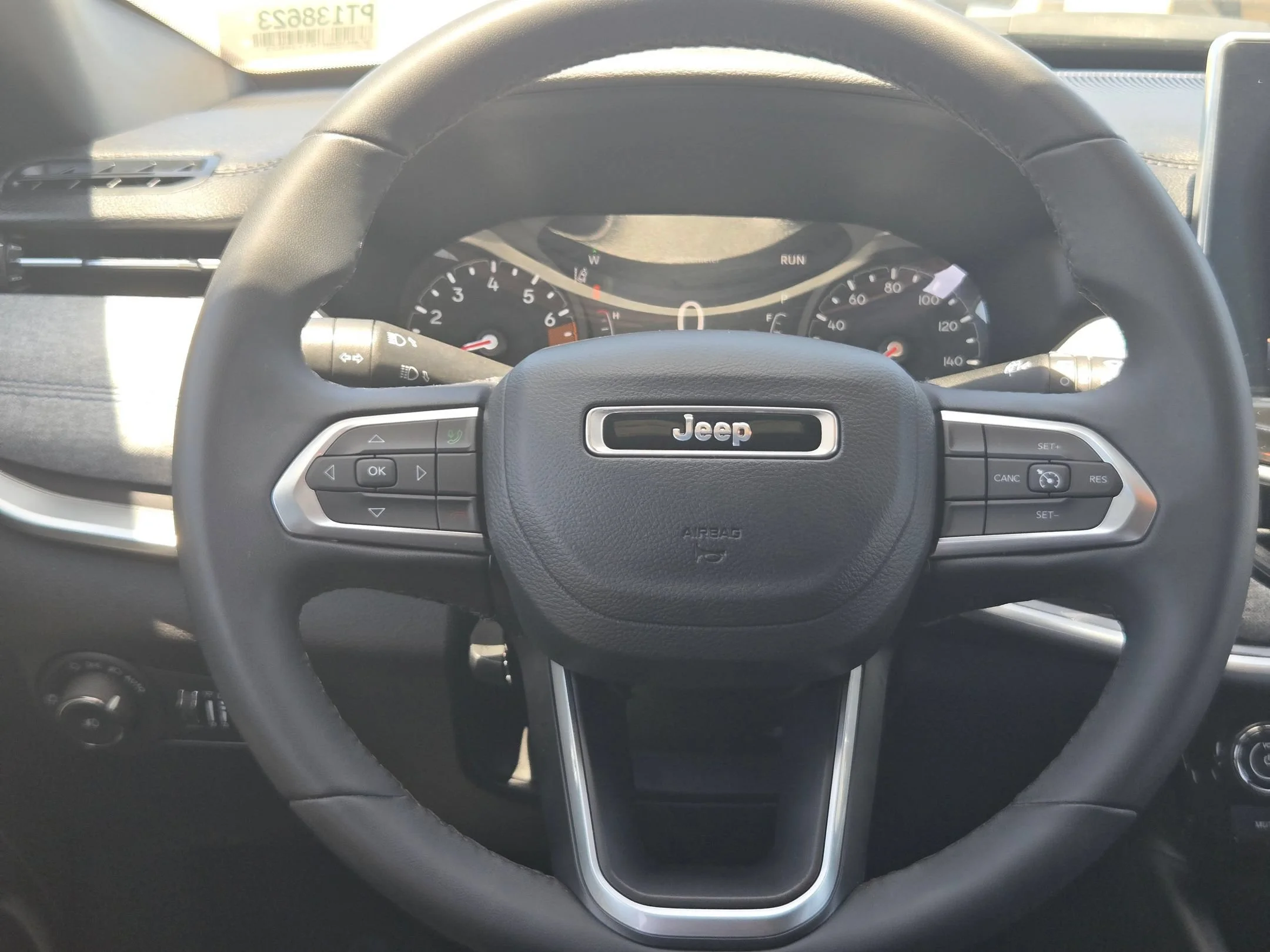 Used 2024 White Jeep Latitude image 18